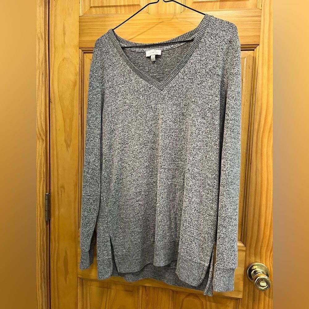 Lucky Brand gray super soft v neck size M sweater